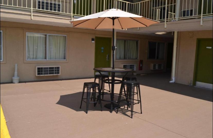 High Point Arcadia Inn Εξωτερικό φωτογραφία